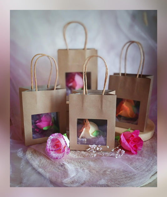 Bouton de rose et son sac cadeau kraft,frais de port compris